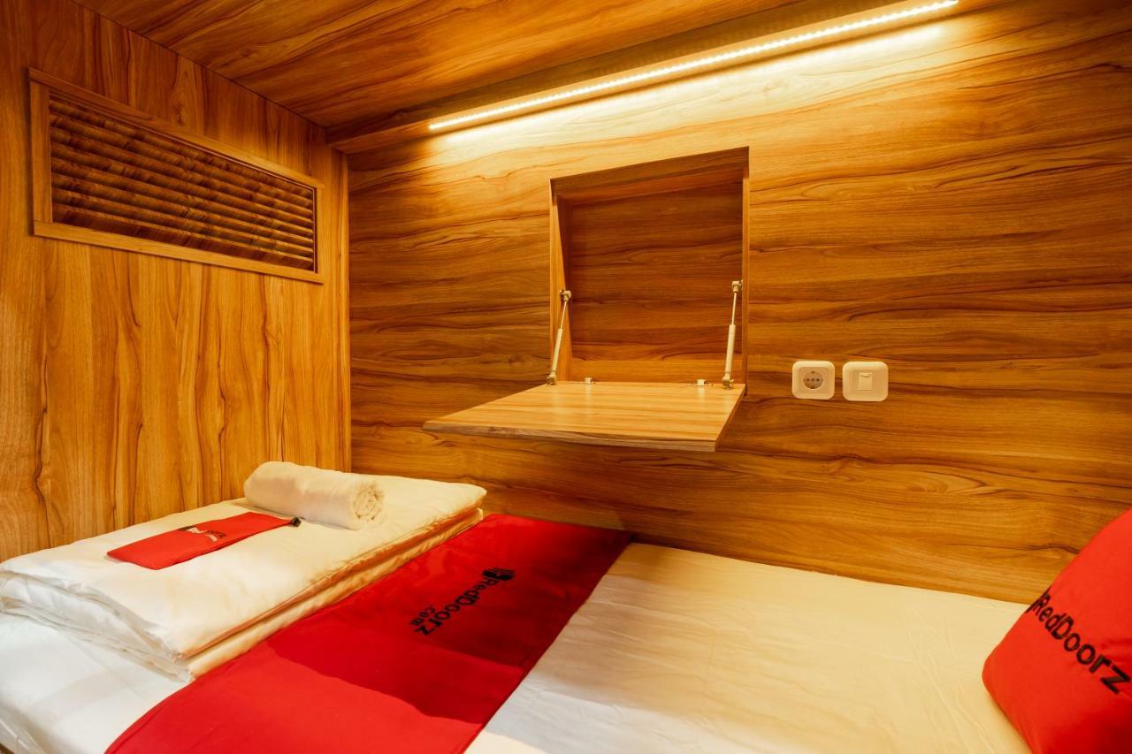 Hotel Reddoorz Near Senayan Jakarta