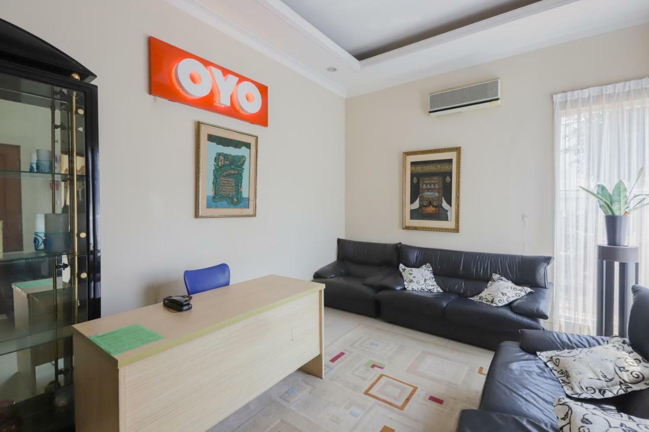 Oyo 968 Tirthankara Hotel 2*