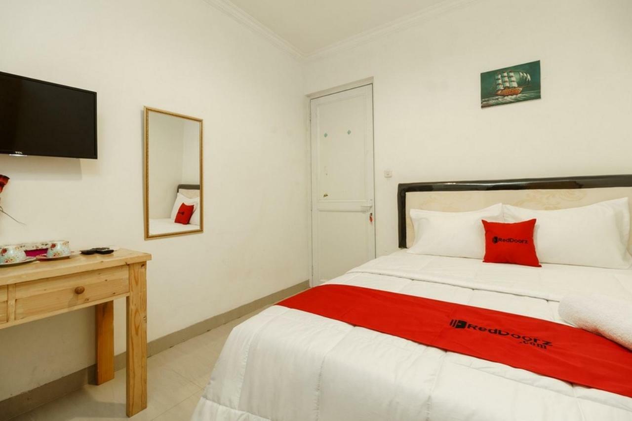 Reddoorz Syariah Near Pancoran 2 Guest house 3*