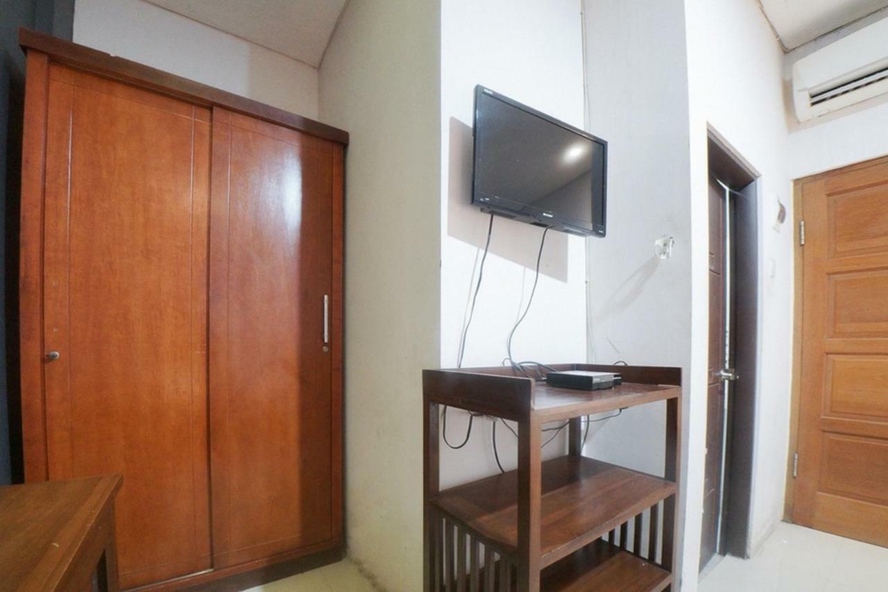 Guest house Reddoorz Near Pramuka Square Mall Jakarta