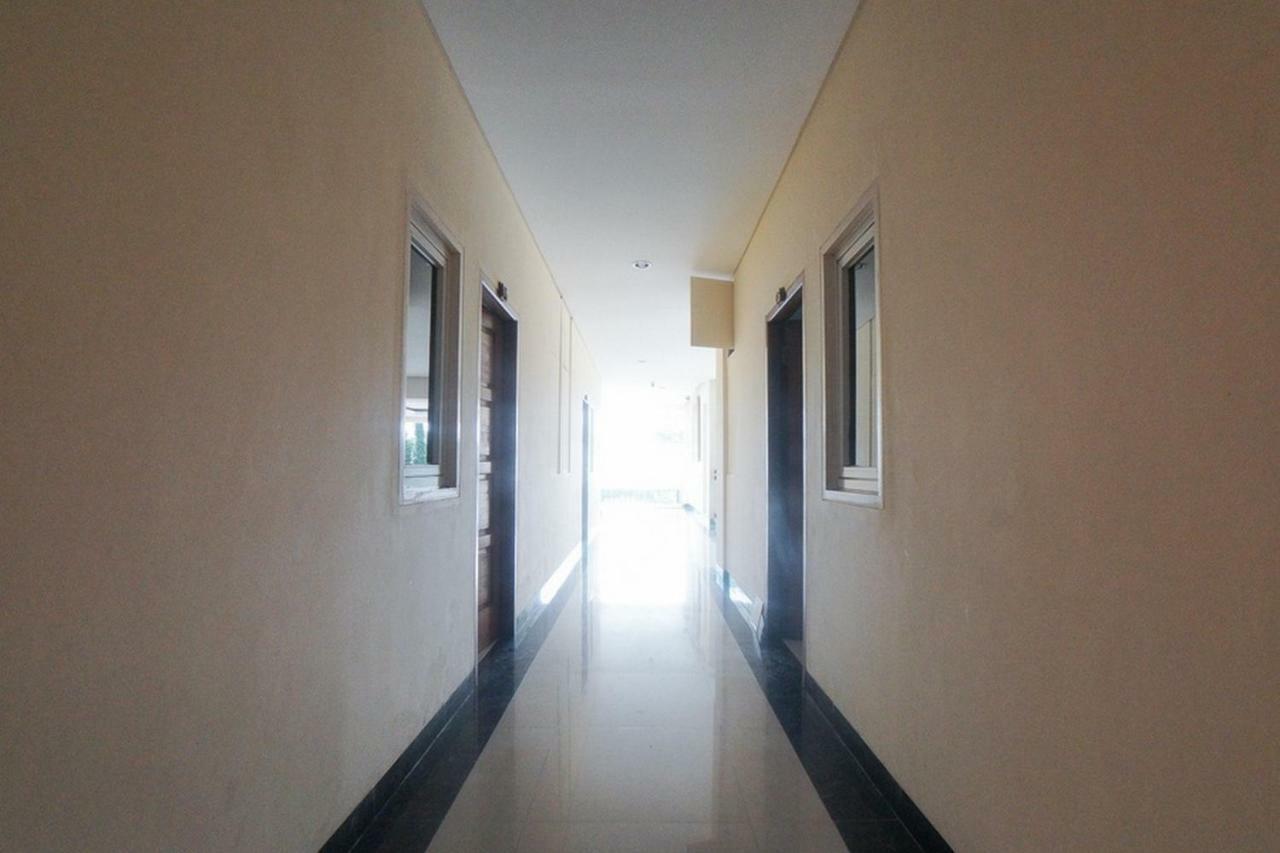 Reddoorz Near Pramuka Square Mall Guest house 3*