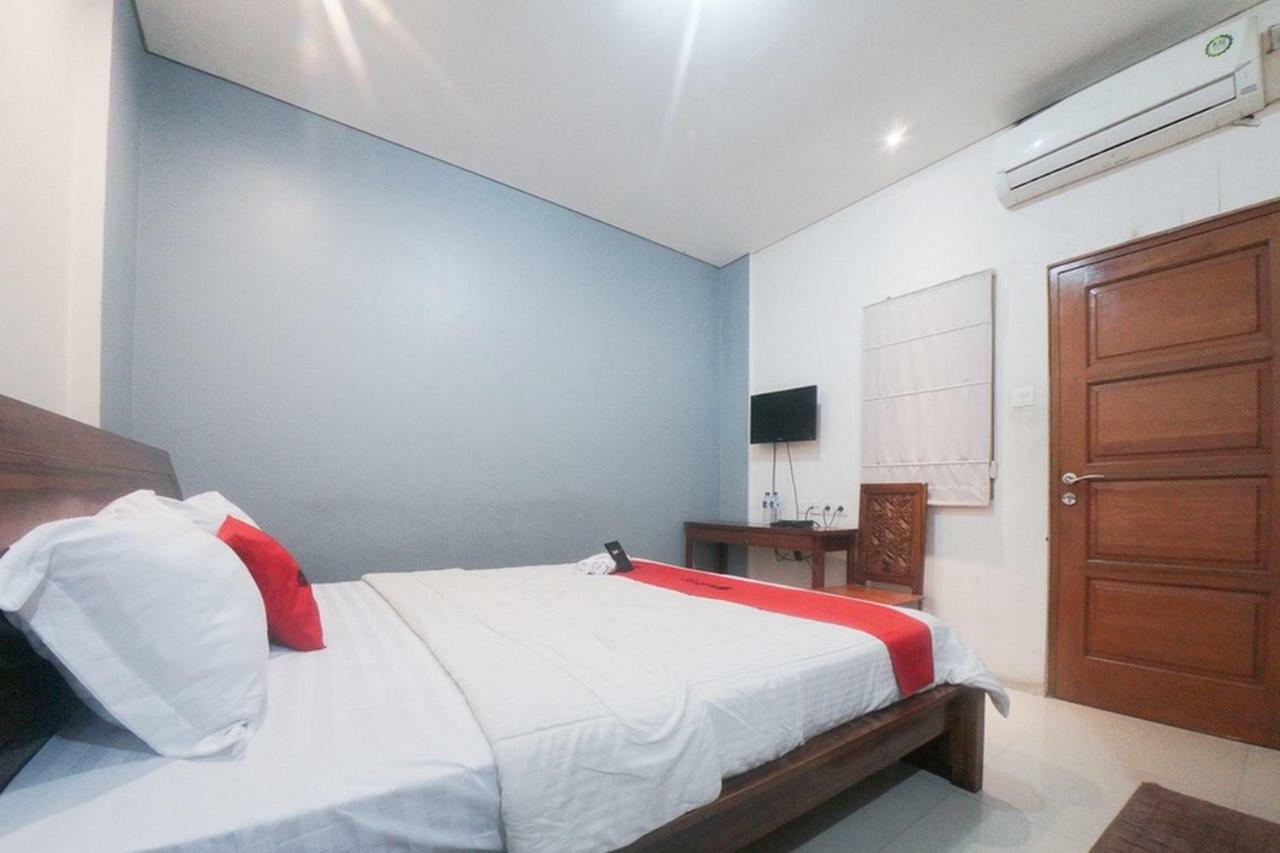 Reddoorz Near Pramuka Square Mall Guest house 3*