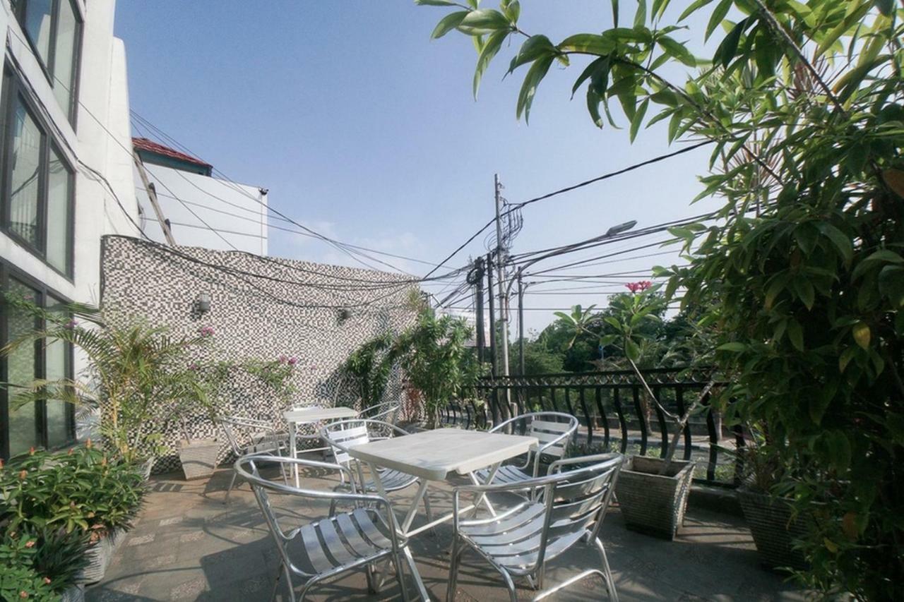 Guest house Reddoorz Near Pramuka Square Mall