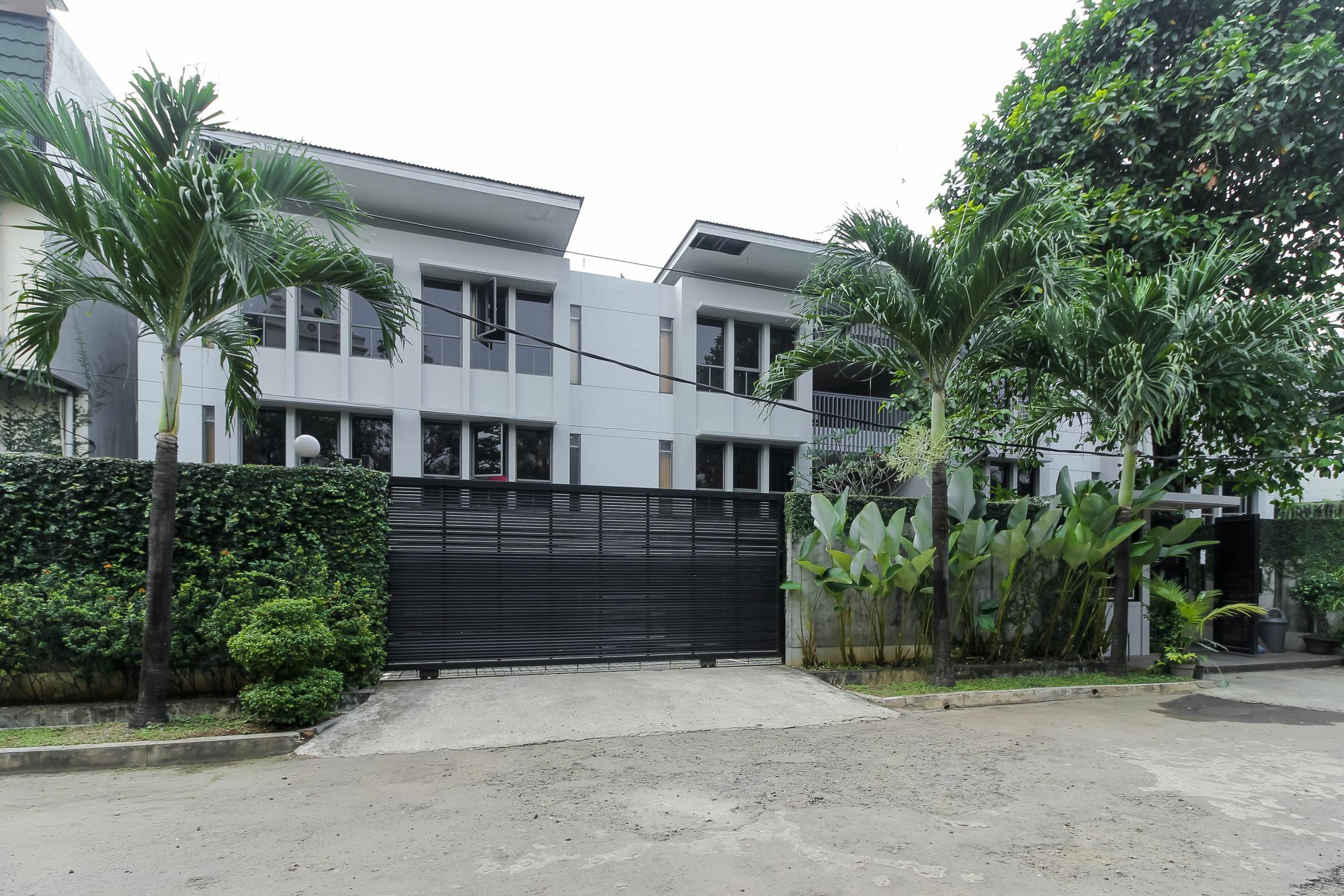 Reddoorz @ Patal Senayan 4 Guest house Jakarta