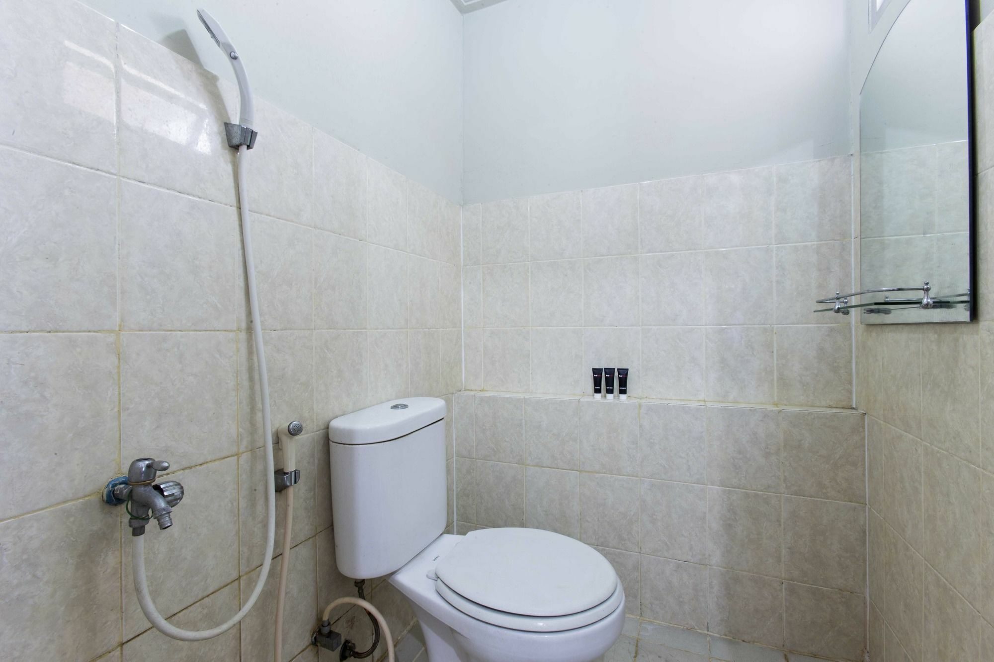 Apartment Reddoorz @ Pegangsaan Kelapa Gading Jakarta