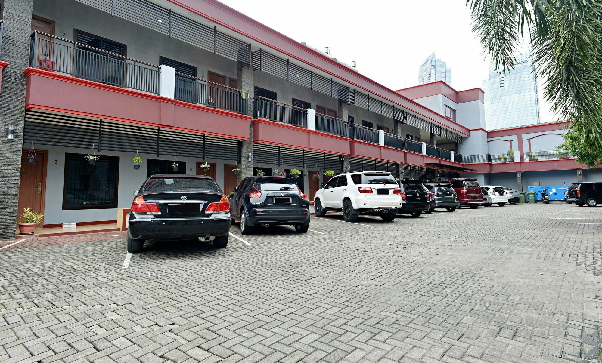 Zen Kuningan Tiong Guest house