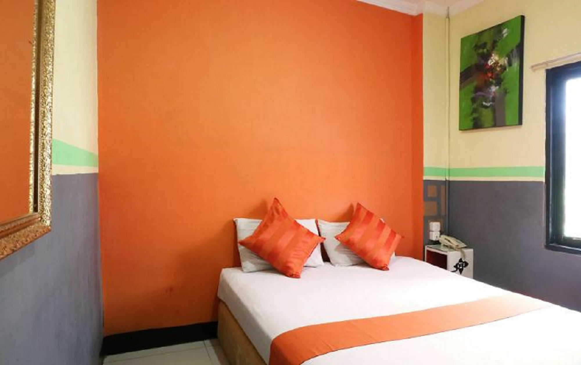 Hotel Hollywood *