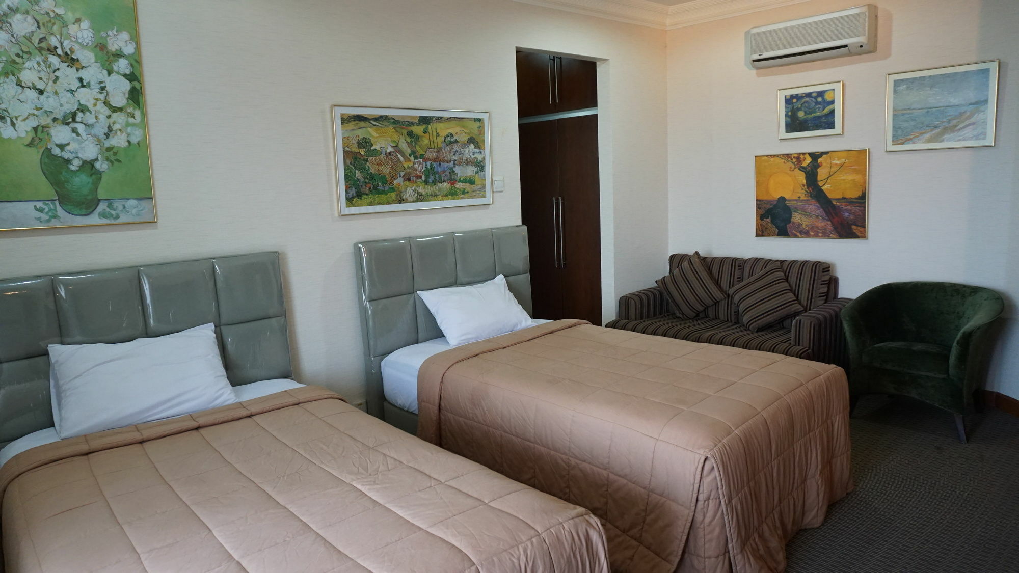 Roosseno Plaza Serviced Apartment * Jacarta