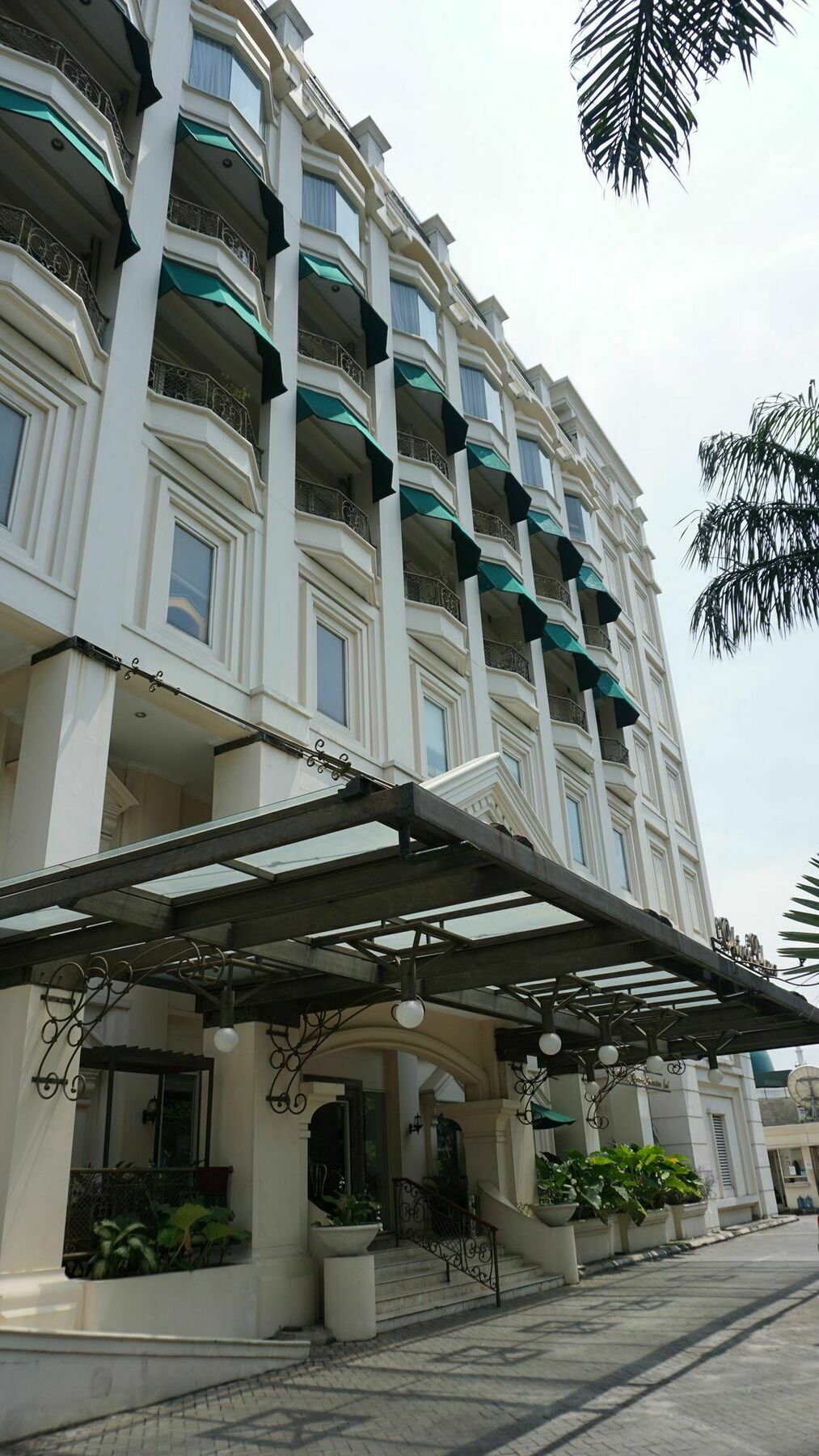 Apartamento Roosseno Plaza Serviced Apartment *