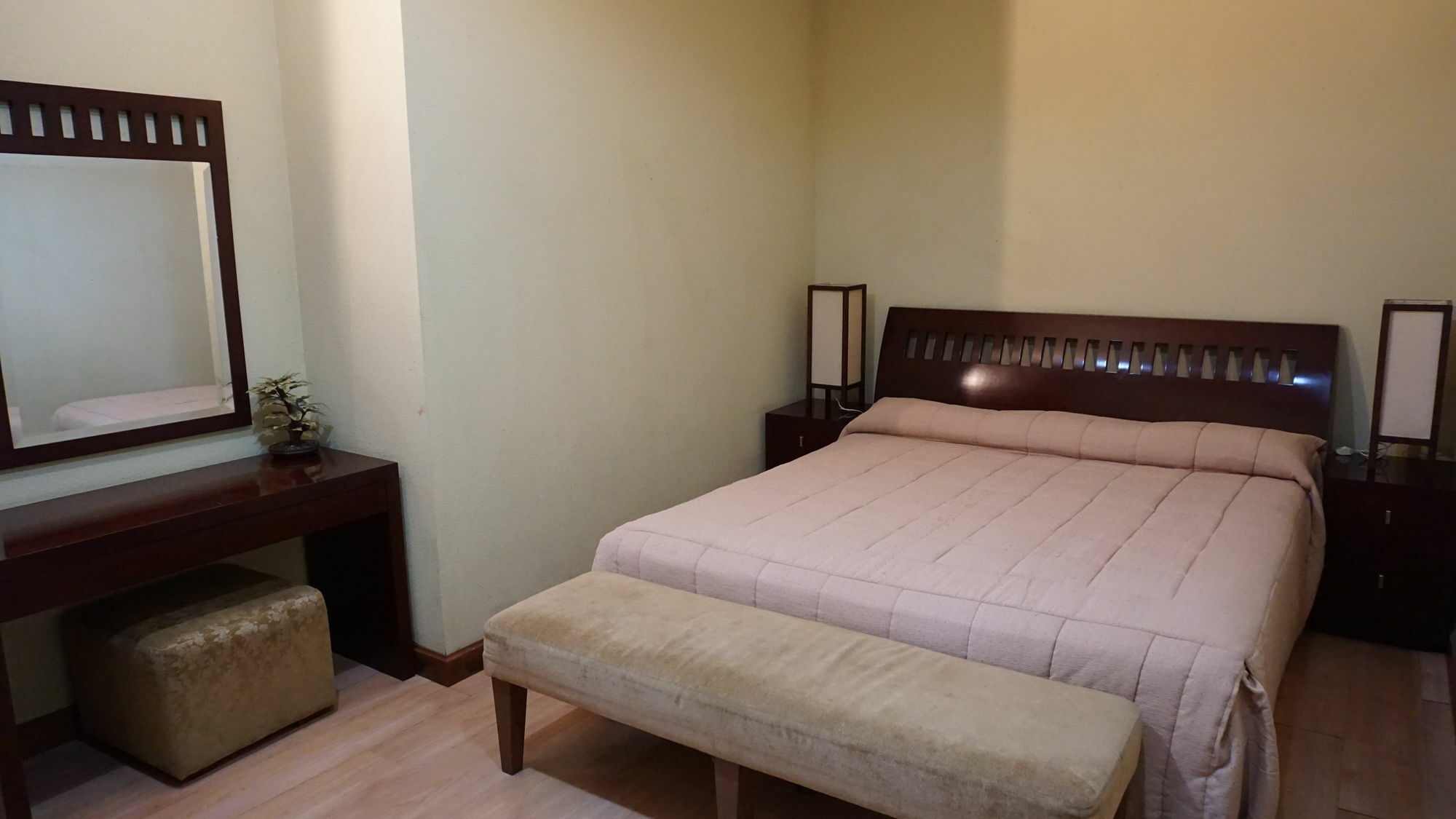 Roosseno Plaza Serviced Apartment Jacarta
