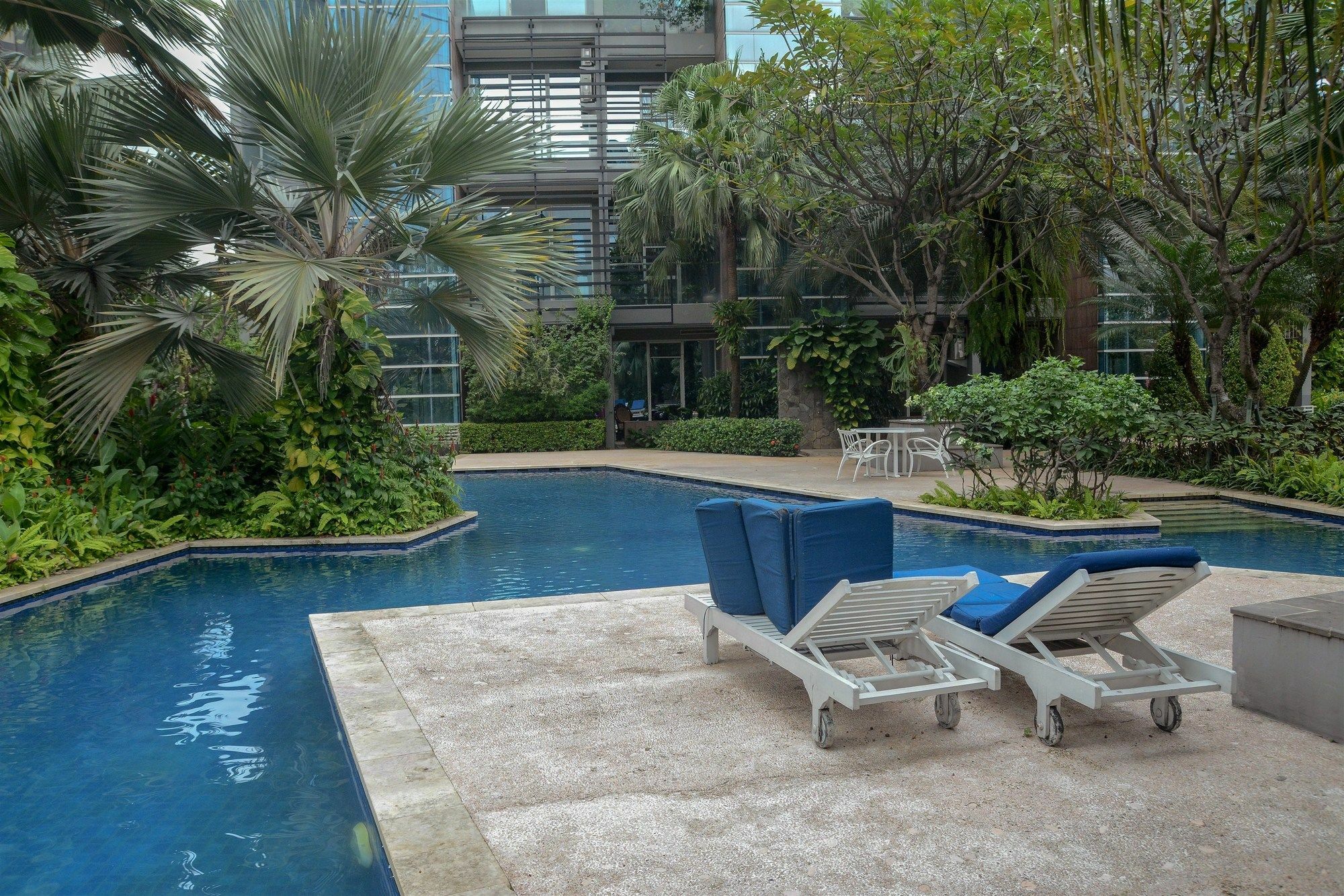 3 Bedrooms Premium Sudirman By Travelio