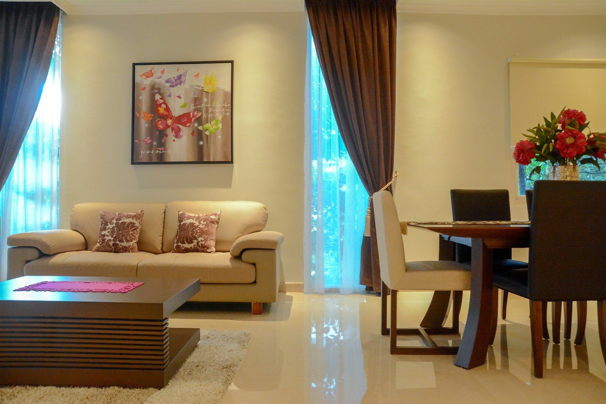 3 Bedrooms Premium Sudirman By Travelio