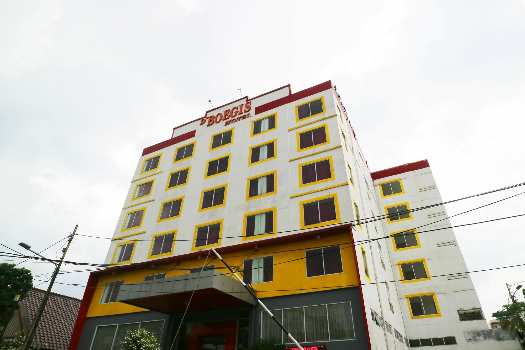 D'boegis Hotel 2*