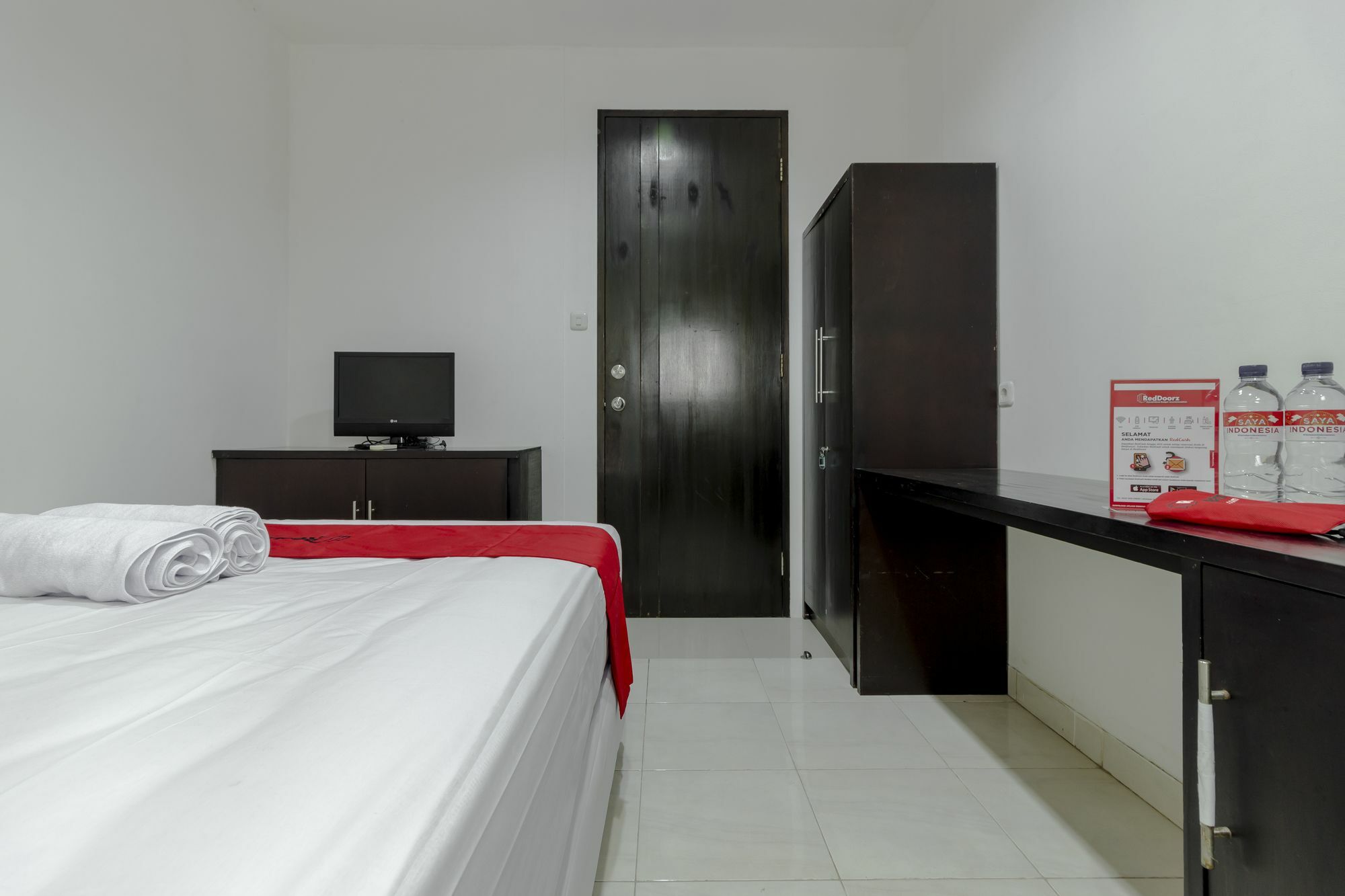 Reddoorz @ Pasar Baru Guest house 3*