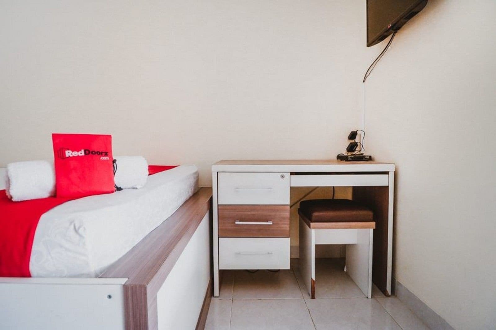 Rumah tetamu Reddoorz Near Semanggi Jakarta