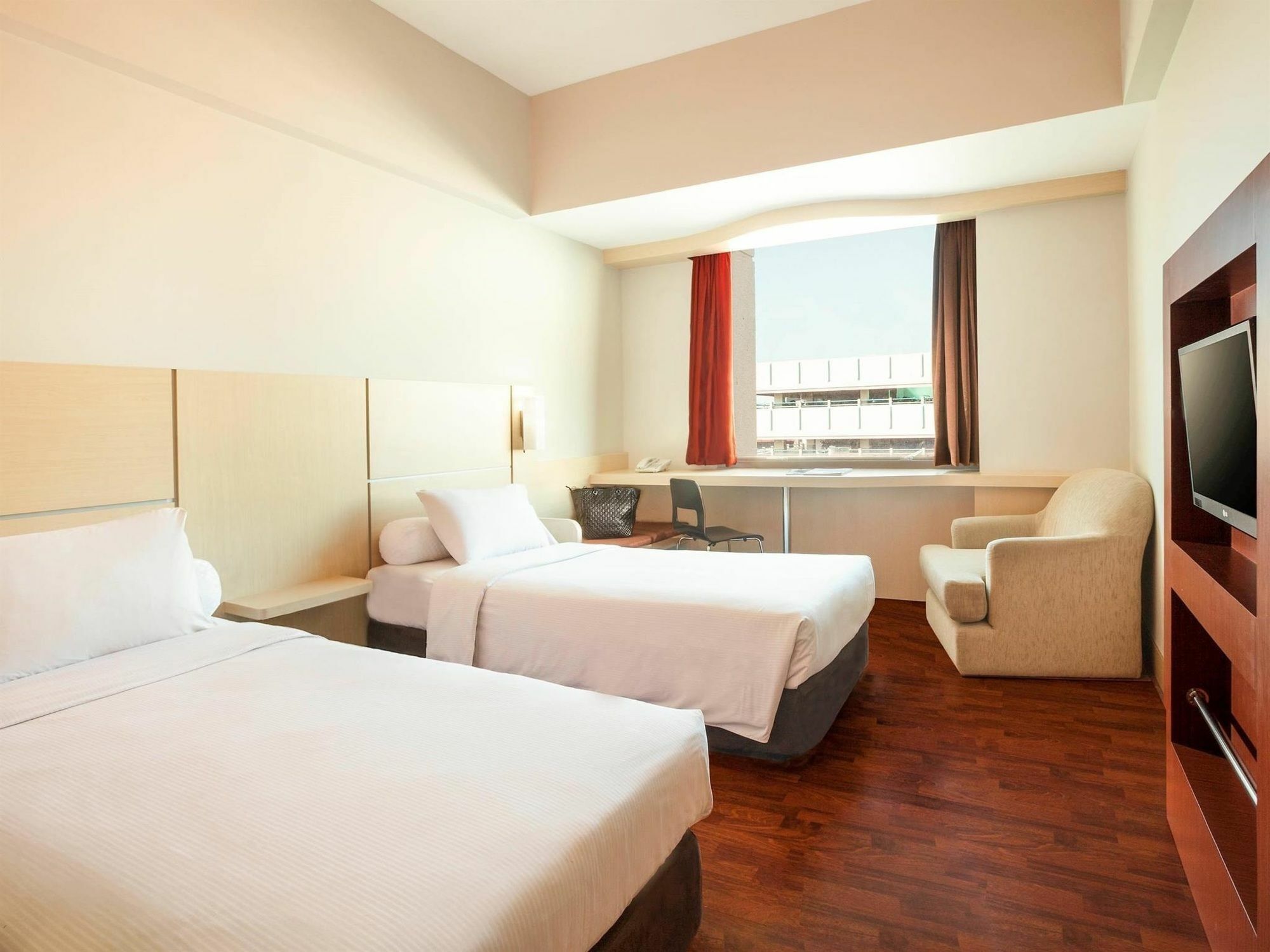 Hotel Horison Arcadia Mangga Dua 4*
