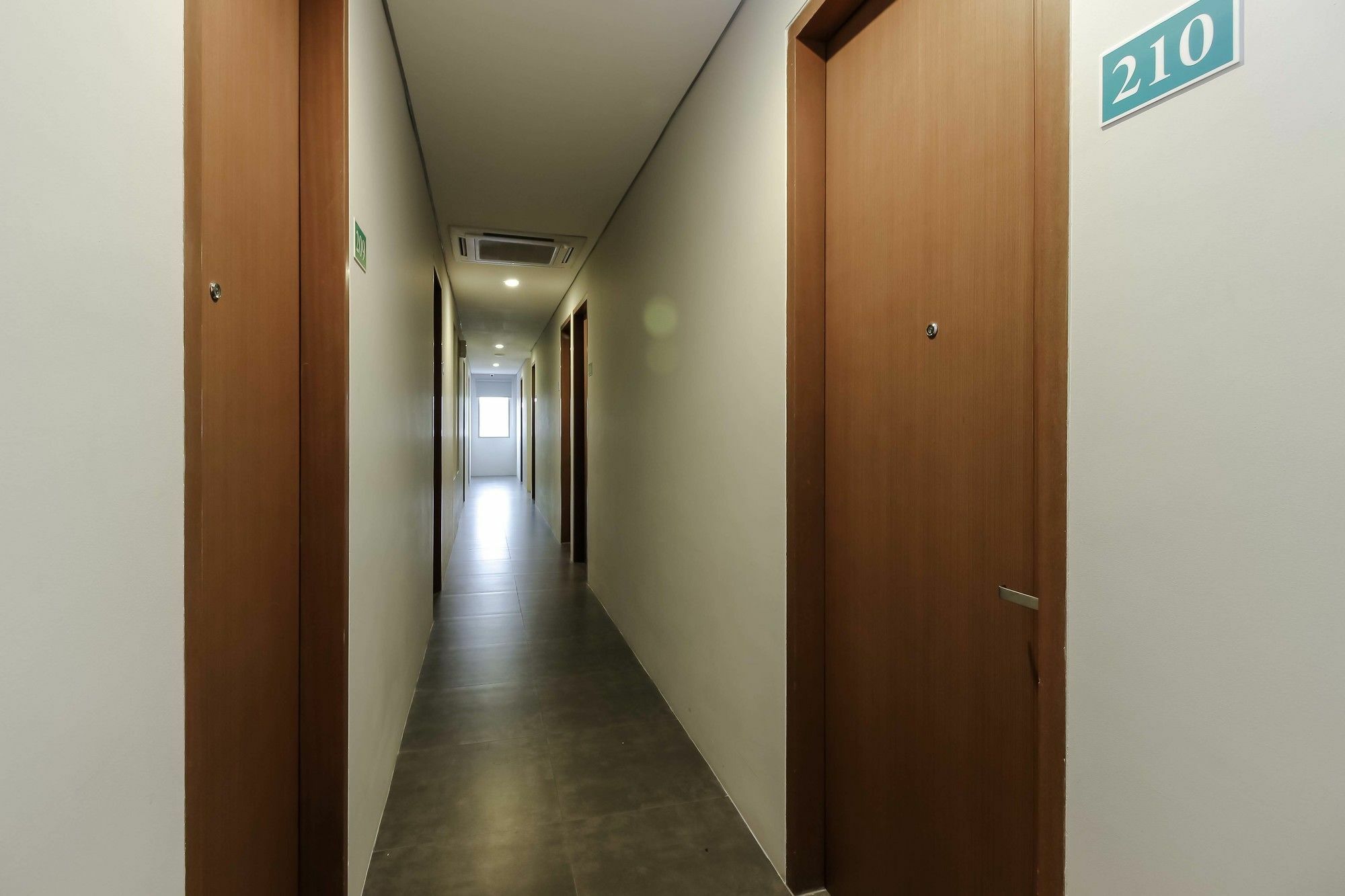 Guest house Reddoorz Near Tebet Jakarta