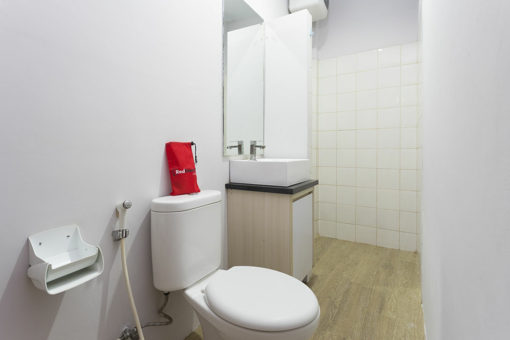 Guest house Reddoorz Near Cilandak Town Square 2