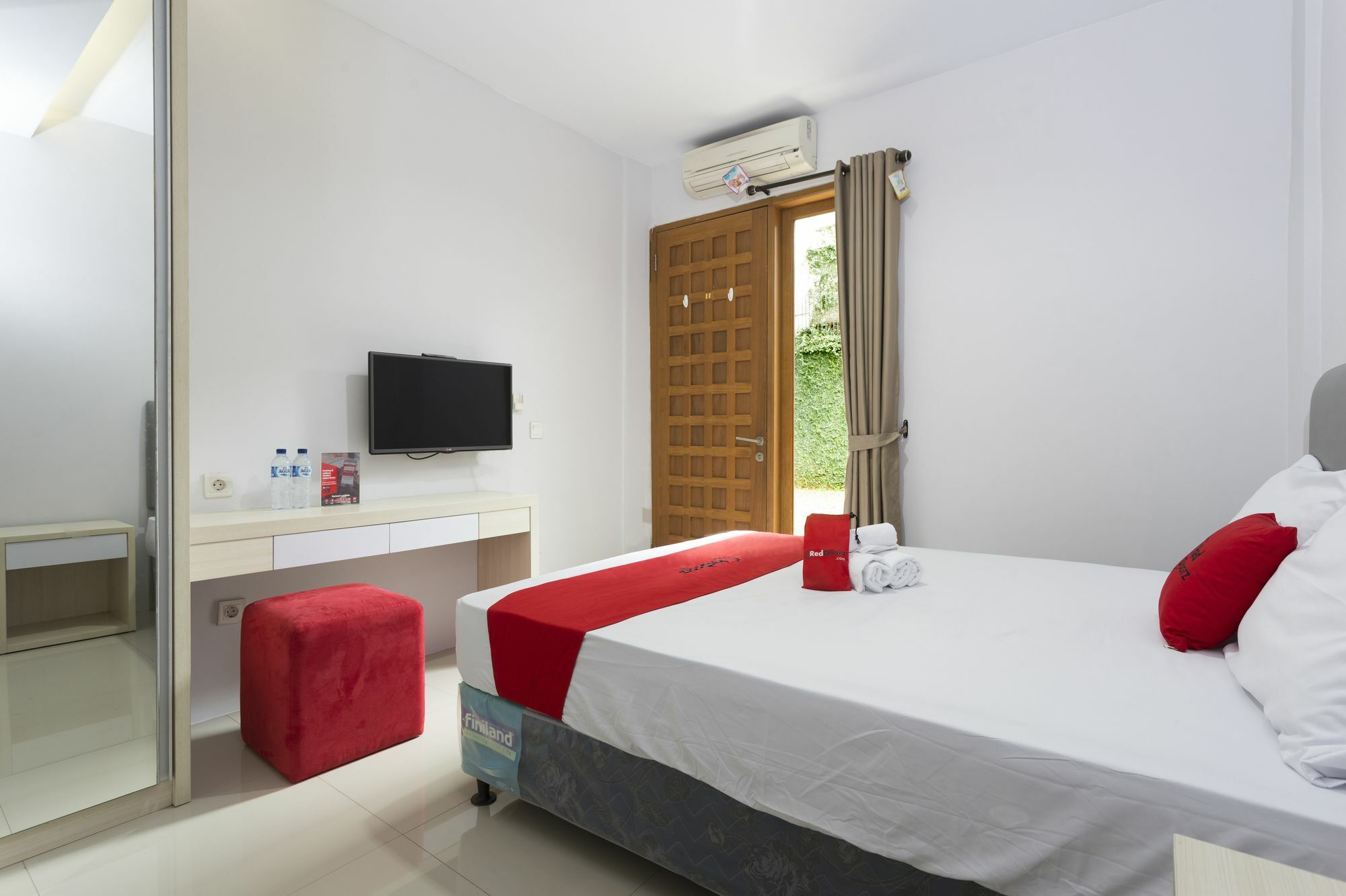 Reddoorz Near Cilandak Town Square 2