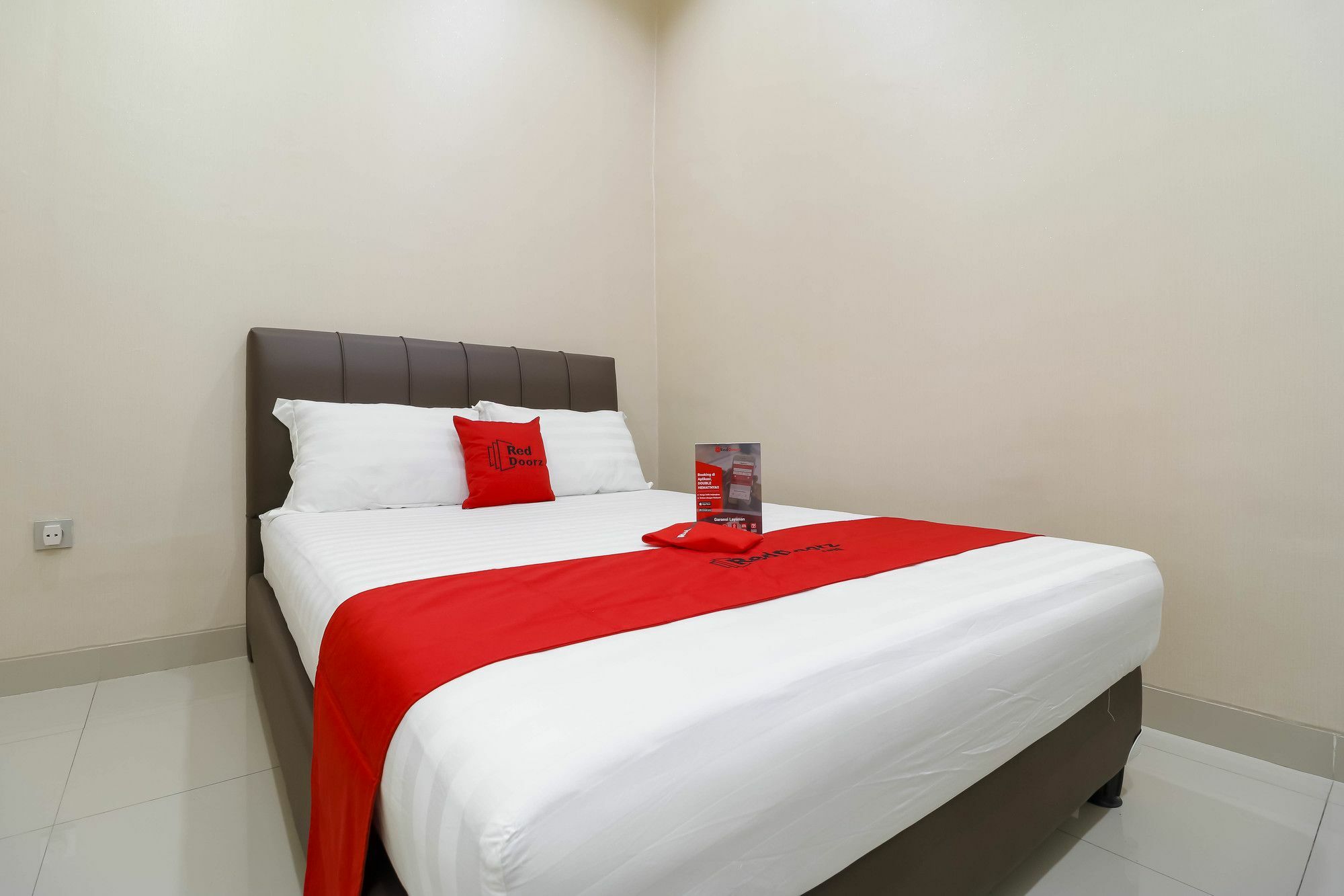 Guest house Reddoorz Syariah Near Dharmawangsa