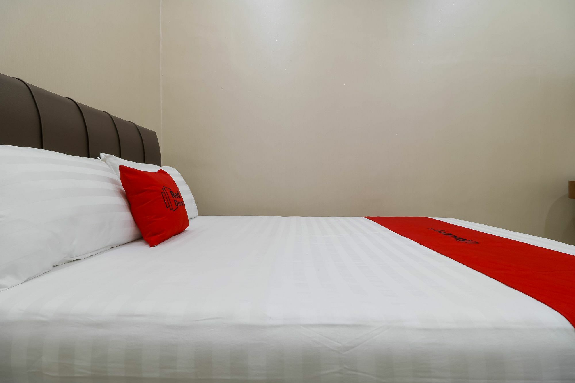 Guest house Reddoorz Syariah Near Dharmawangsa Jakarta