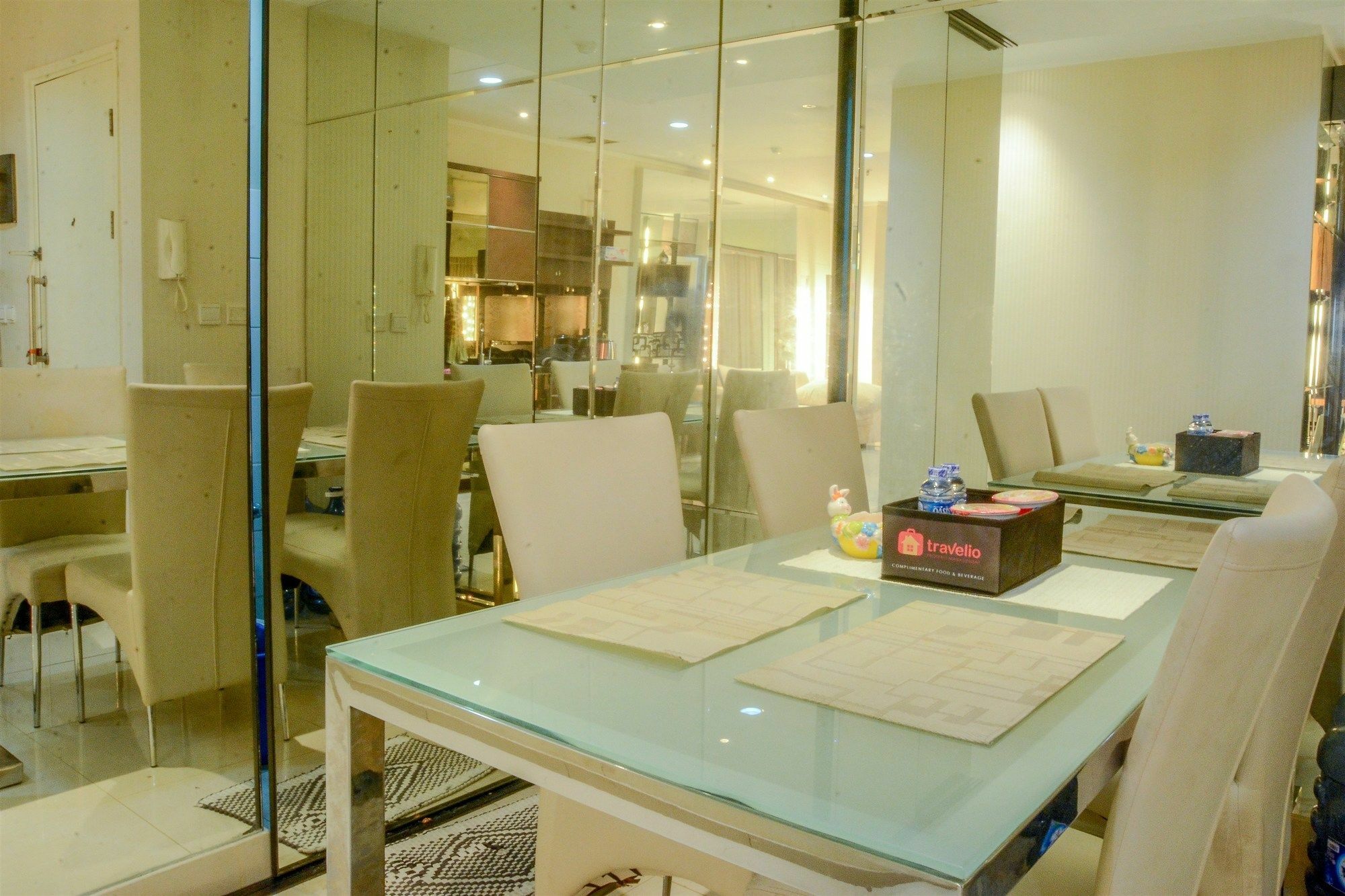 2 Bedrooms At Sahid By Travelio Appartement Jakarta