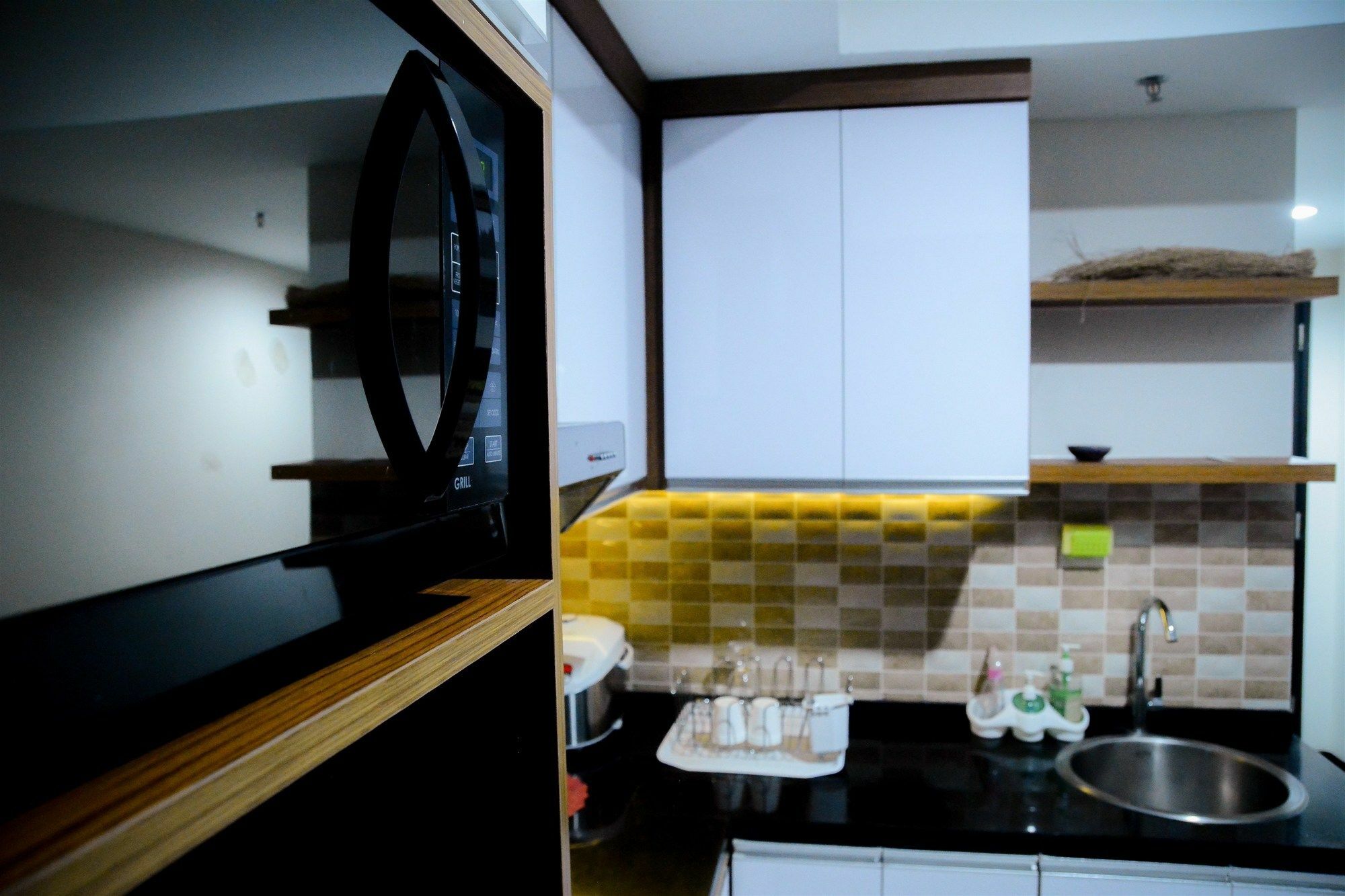 2 Bedrooms The Wave Kuningan By Travelio * Jakarta