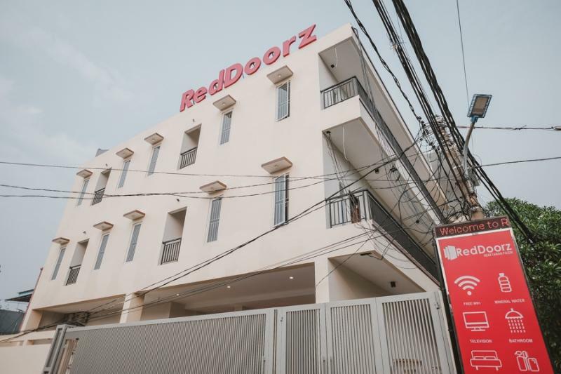 Reddoorz Near Taman Palem Jakarta