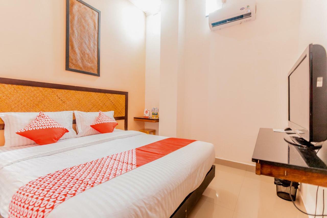 Oyo 1229 Dc Pramuka Hotel