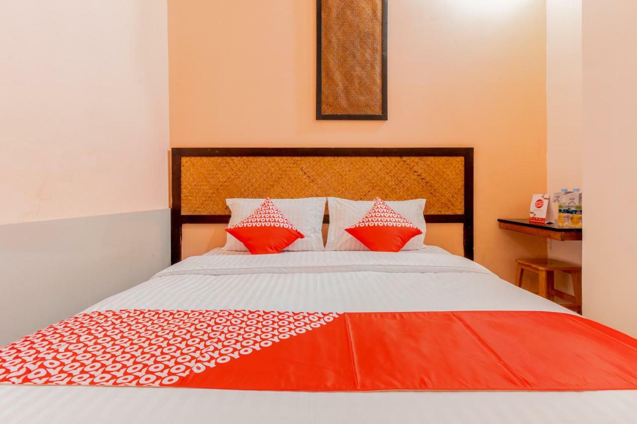 Oyo 1229 Dc Pramuka Hotel 2*