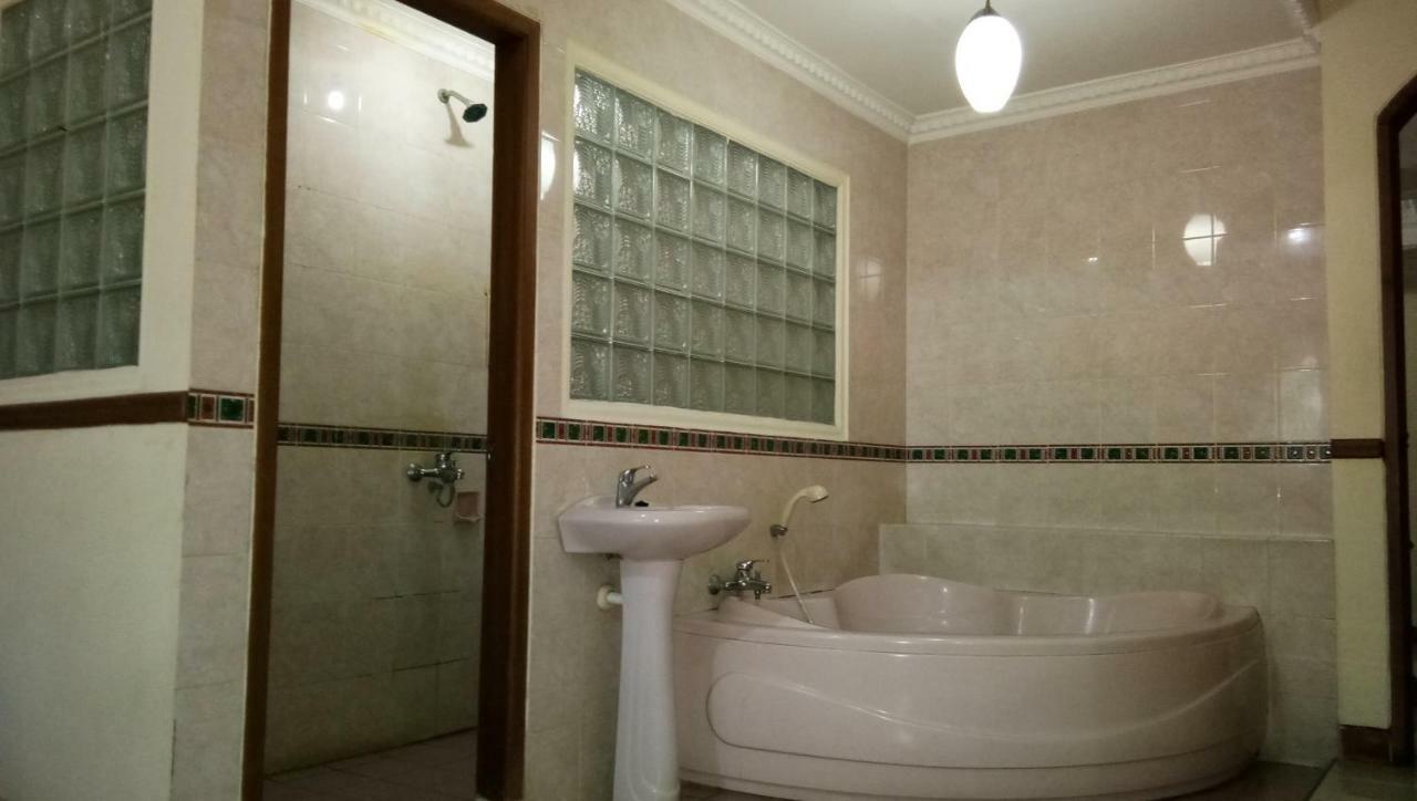 Khách sạn C'one Cempaka Putih