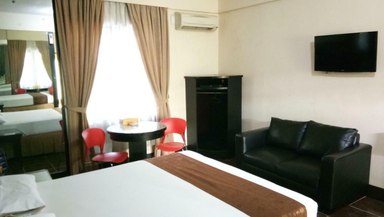Khách sạn C'one Cempaka Putih