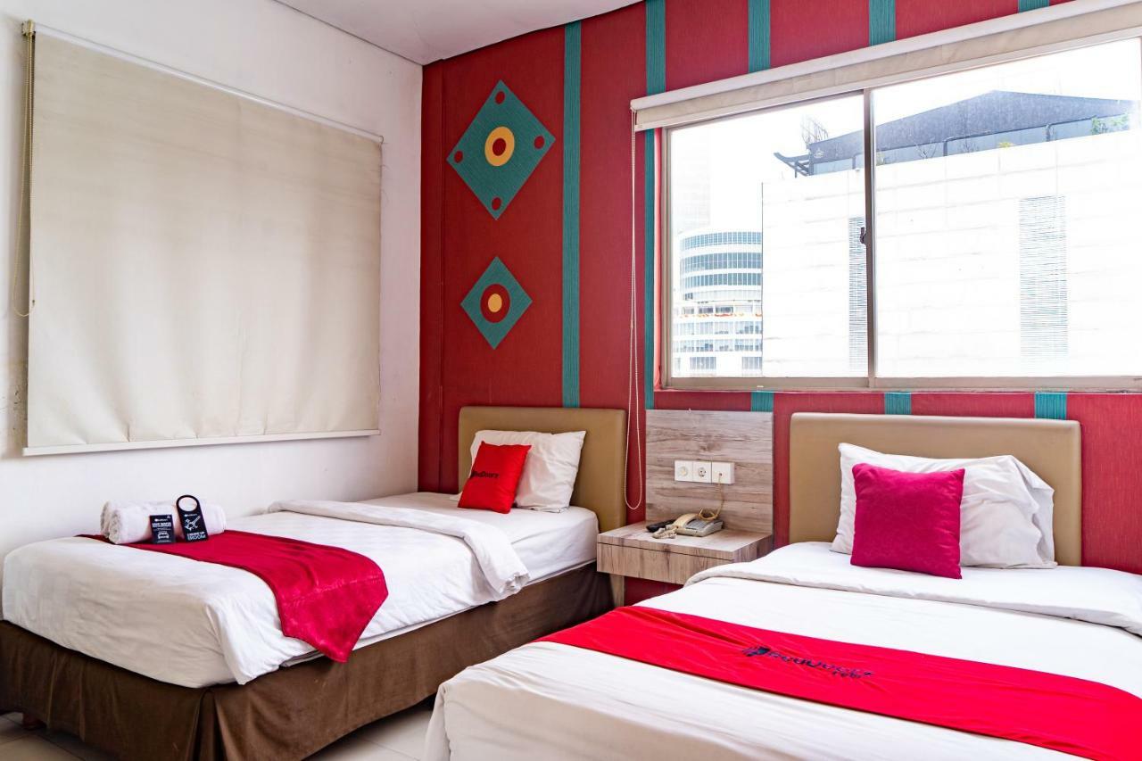 Reddoorz Near Blok M Square 3*
