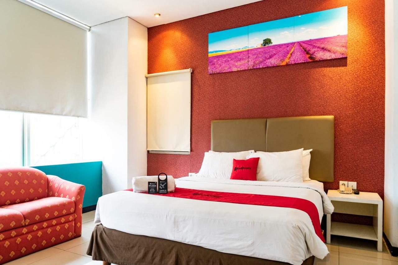 Hotel Reddoorz Near Blok M Square Jakarta
