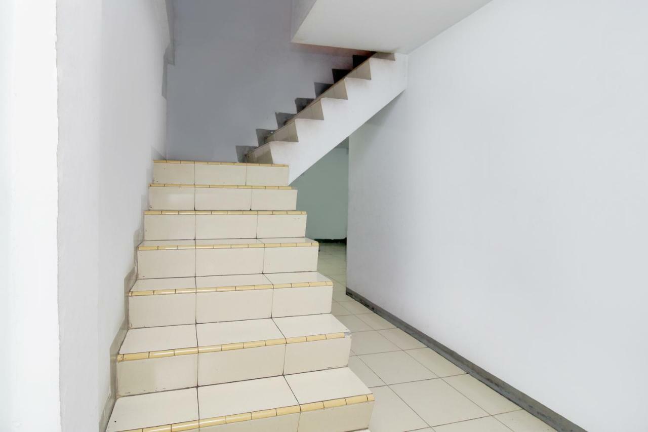 Rumahku Hayam Wuruk Mitra Reddoorz Guest house 2*