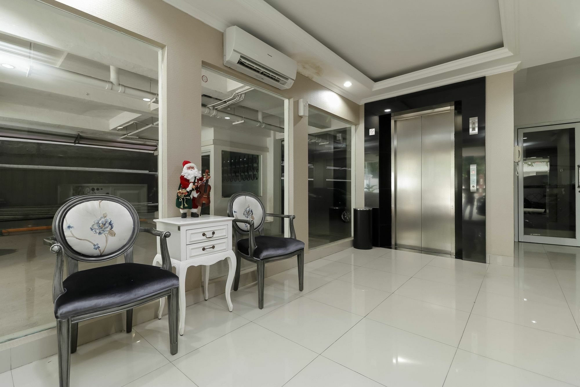 Reddoorz @ Setiabudi Barat Guest house 3*