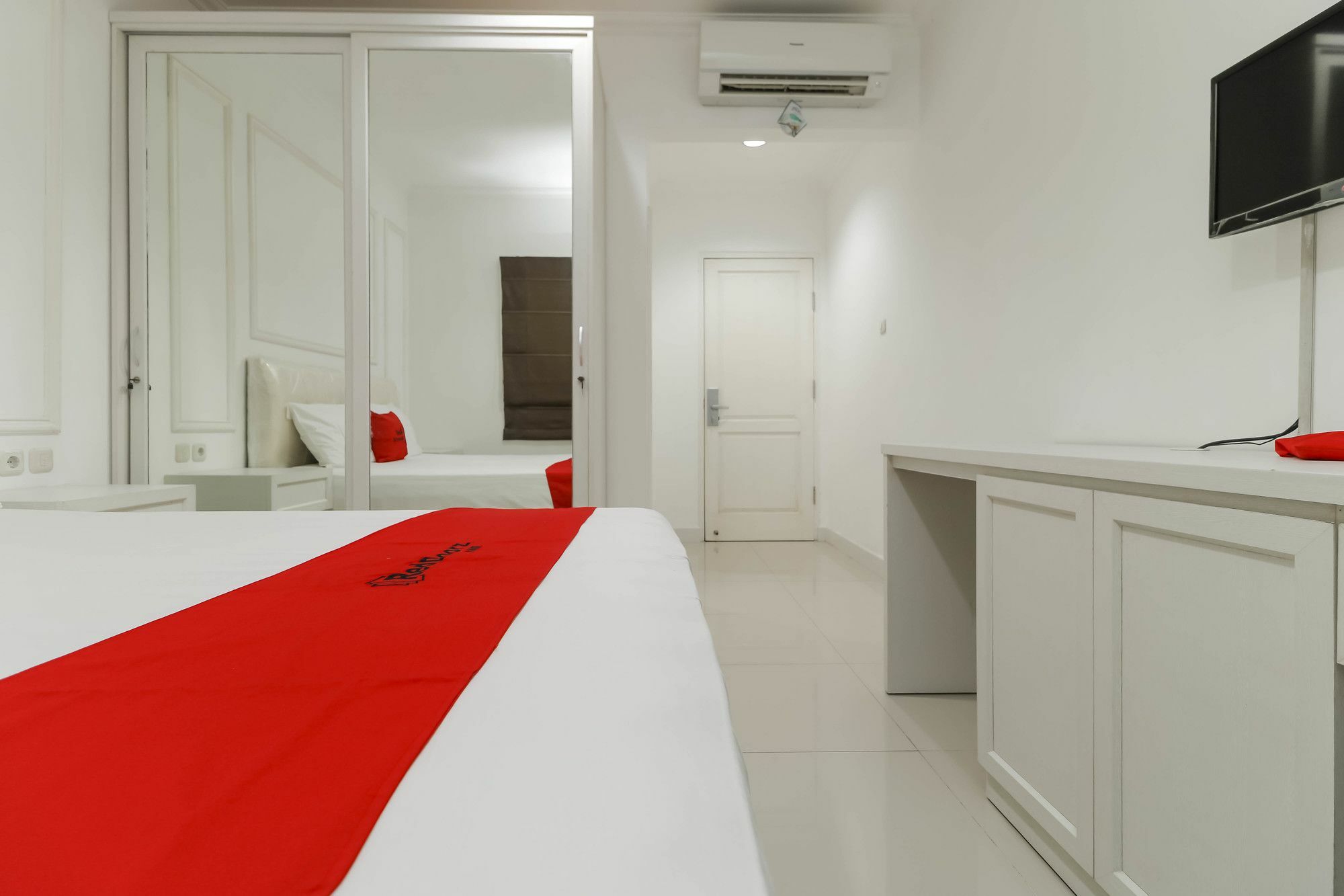 Reddoorz @ Setiabudi Barat 3*