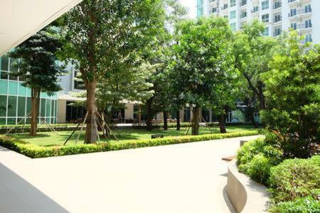 Premium One Bedroom At Woodland Park Jakarta