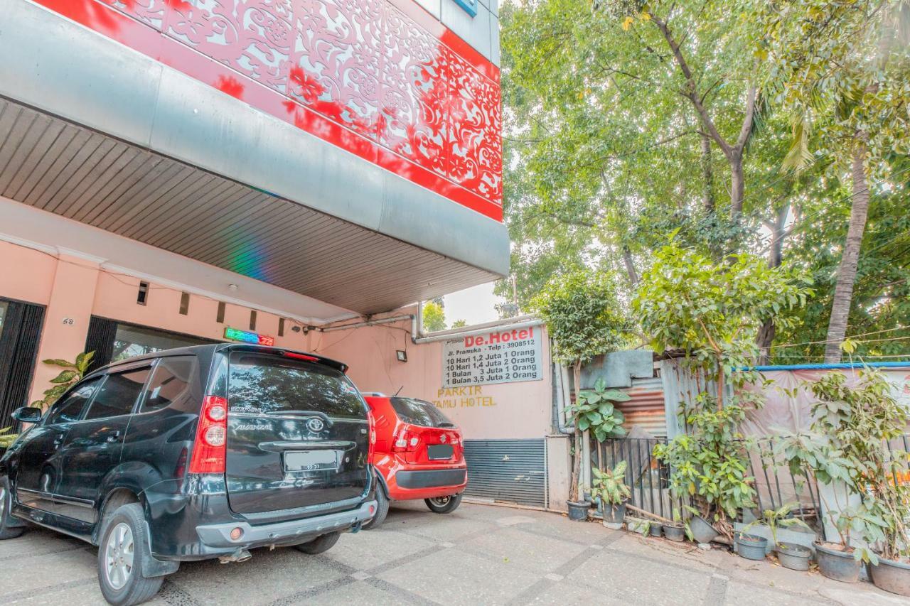 Hotel Oyo 1229 Dc Pramuka 2*