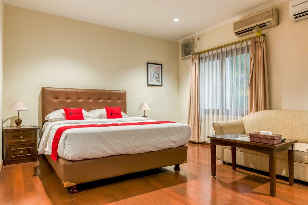 Reddoorz Near Dharmawangsa Square Jakarta