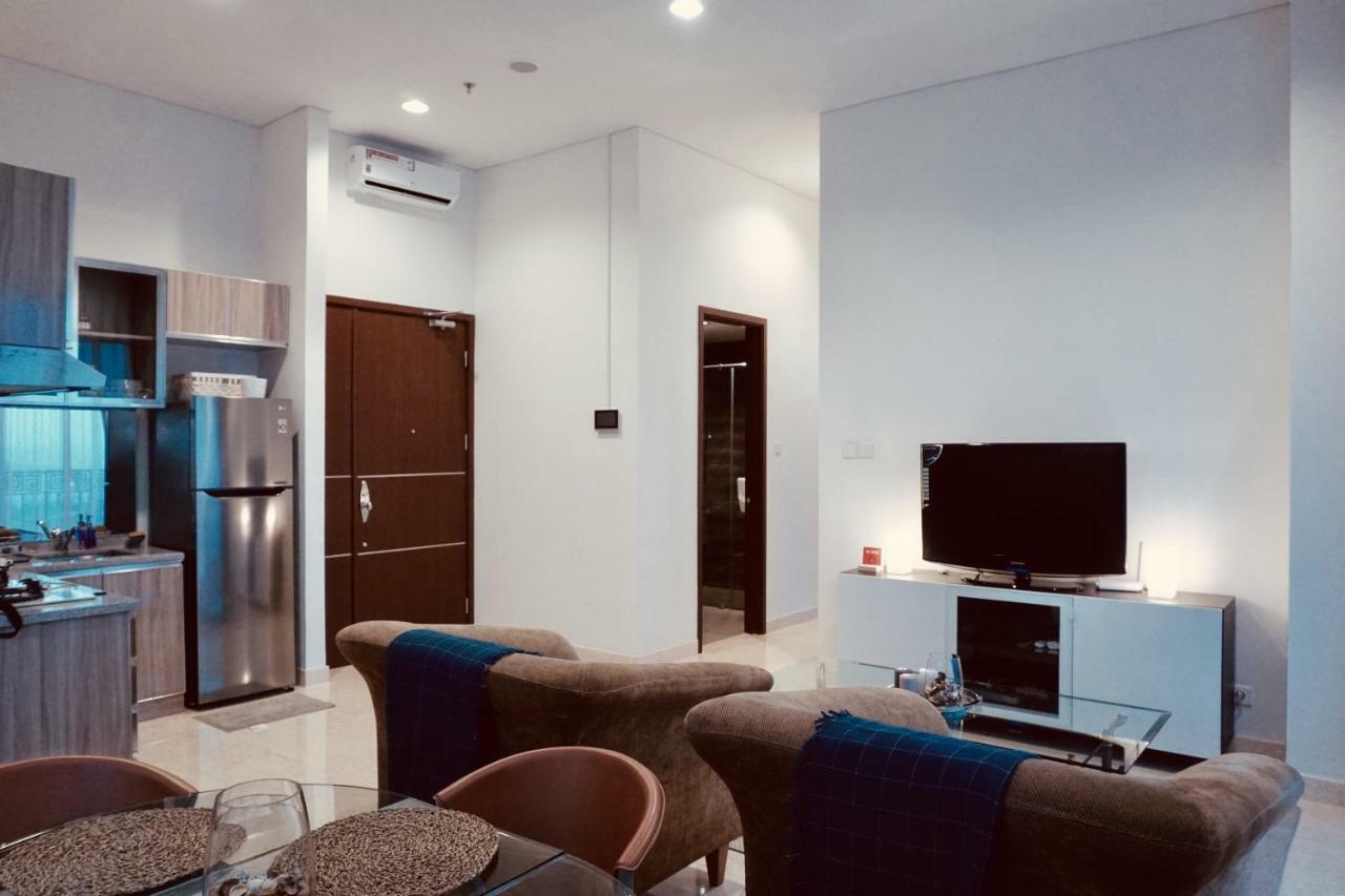 Lucky Tower 2br Floor
