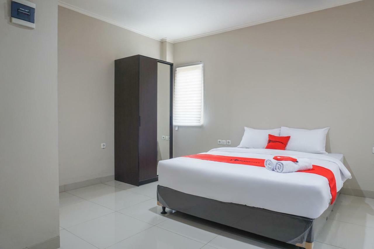 Nhà khách Residences By Reddoorz Near Mt Haryono - Minimum 7 Days 2*