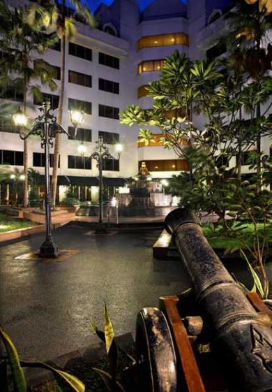 Mercure Batavia 4*