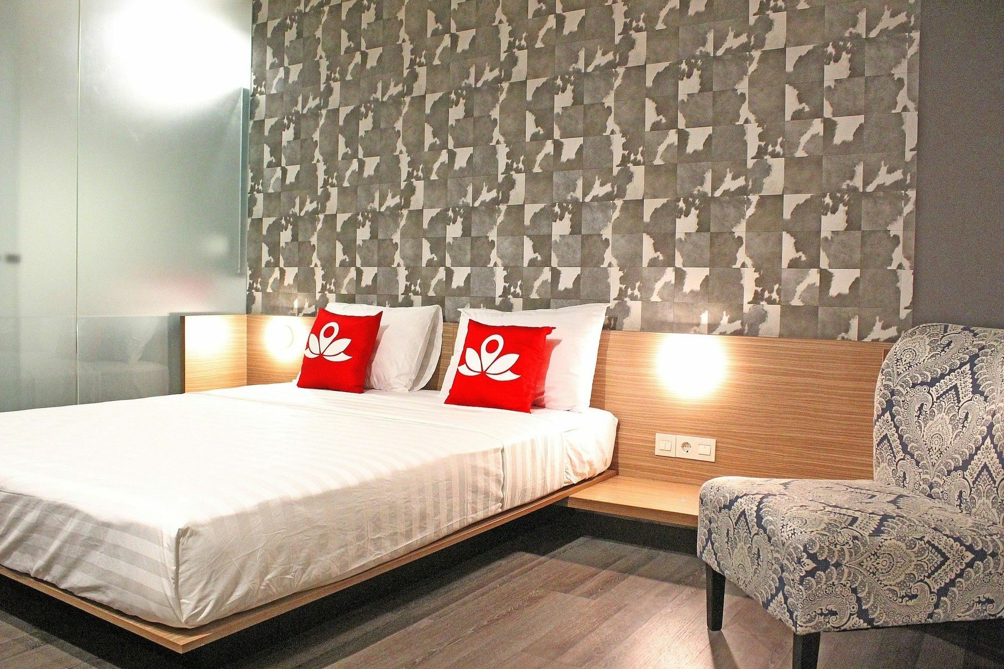 Guest house Zen Premium Sampoerna Strategic Square