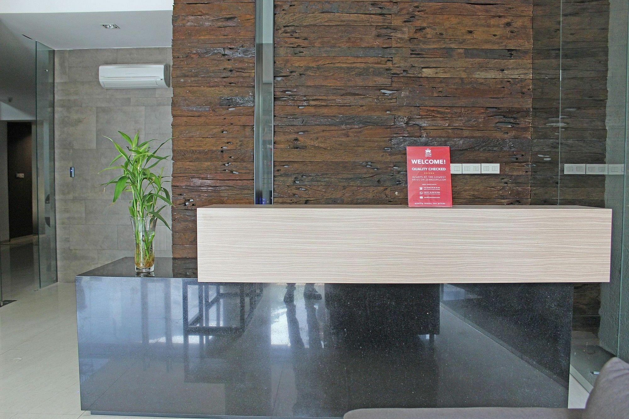 Zen Premium Sampoerna Strategic Square Guest house 2*