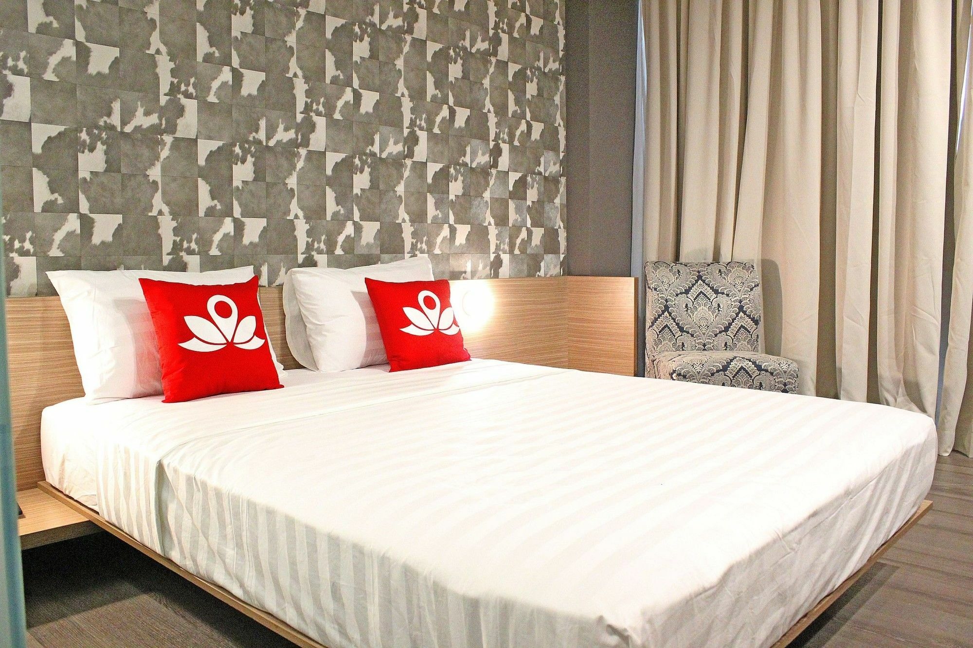 Guest house Zen Premium Sampoerna Strategic Square