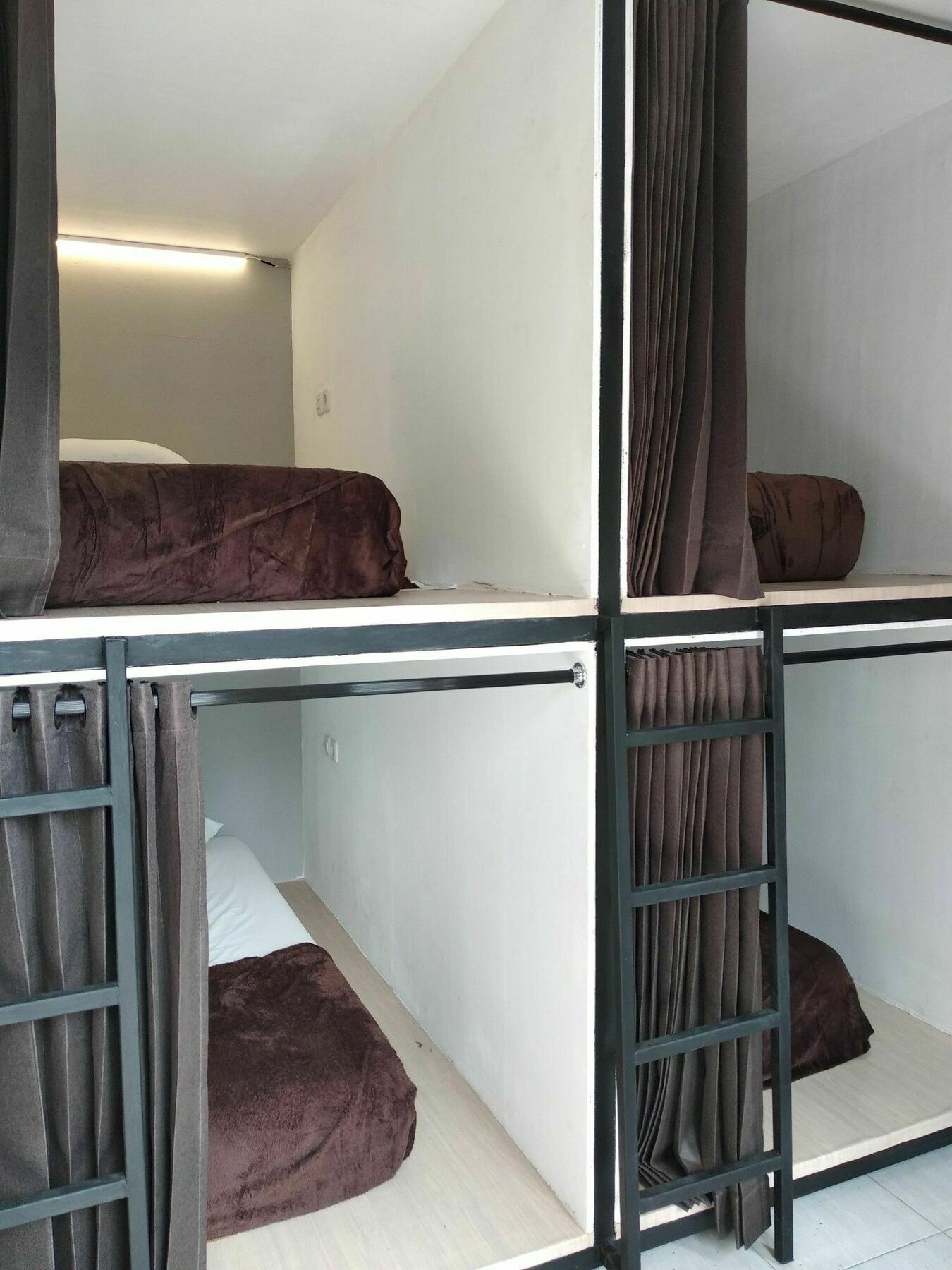 Gh Capsule Hotel *