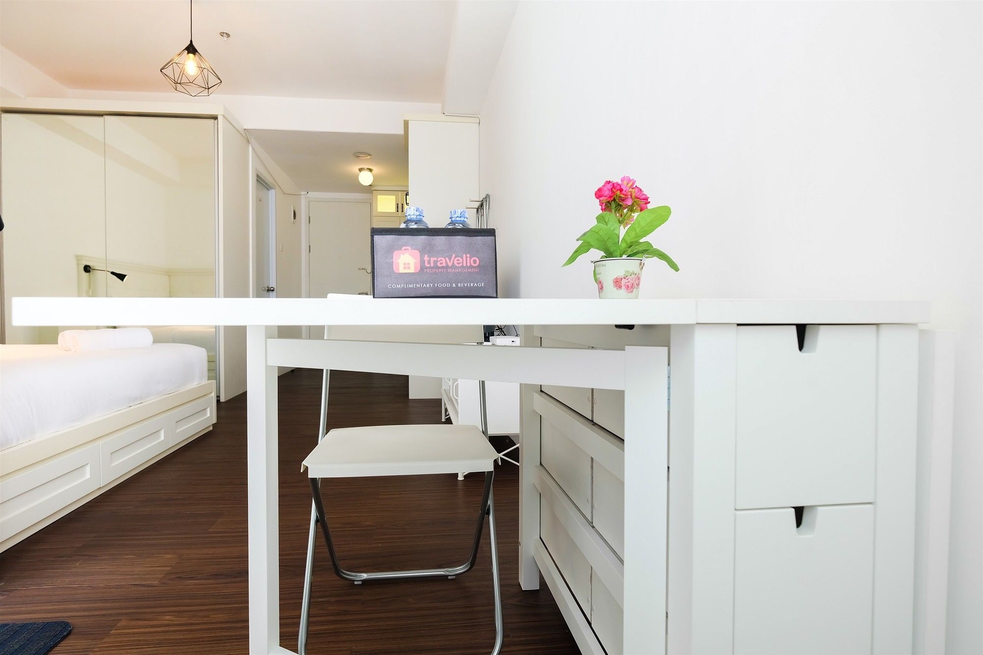 Apartment Minimalist At Bassura By Travelio