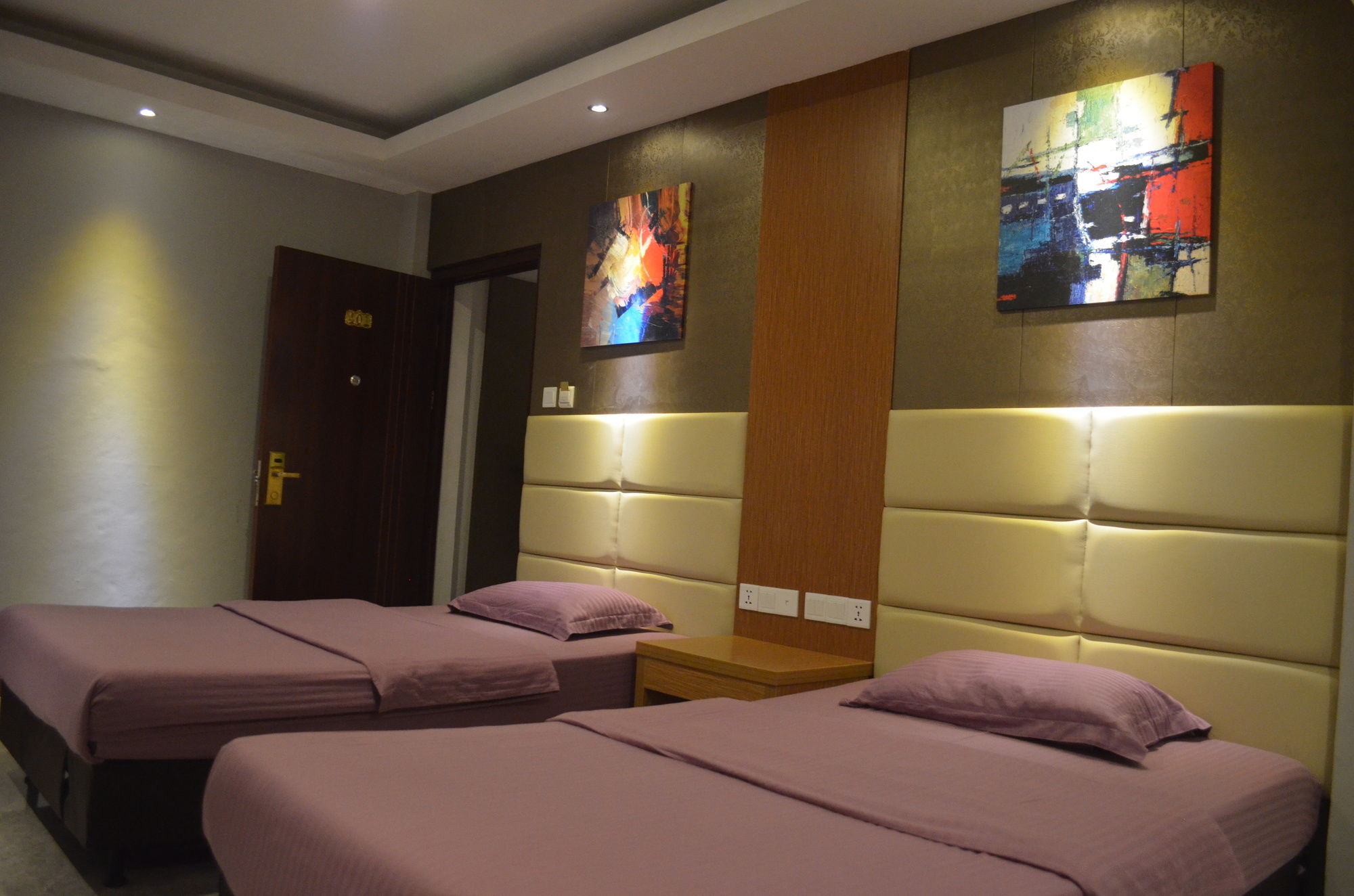 Hotel Mustika Gajah Mada 2*