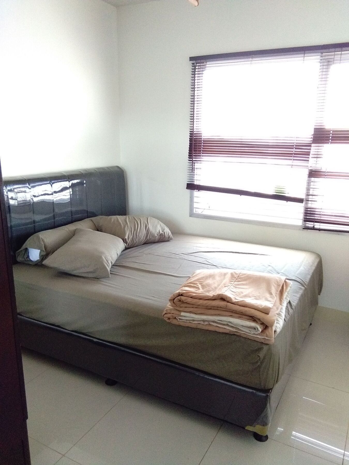3 Bedroom Thamrin Apartment *